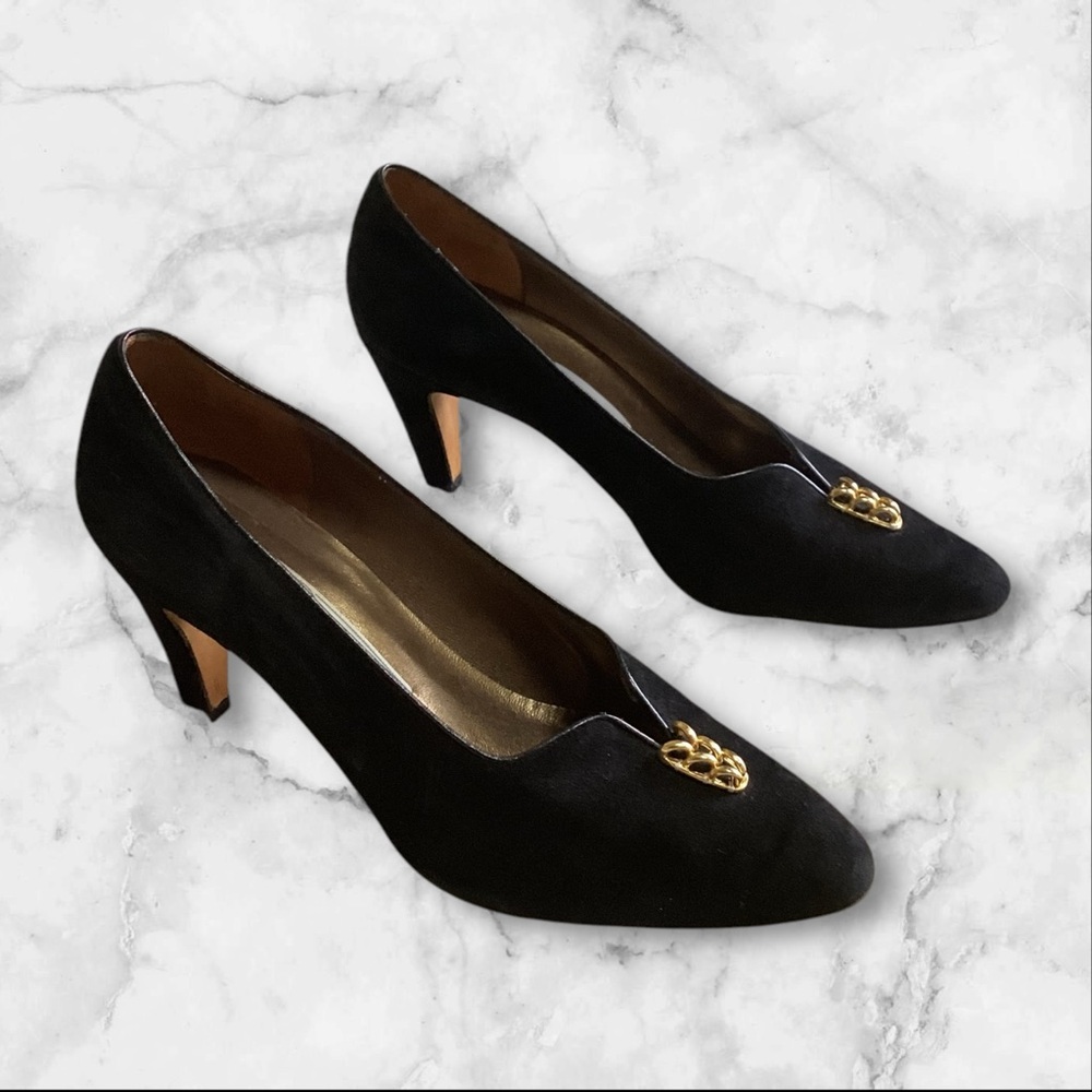 Rangoni of Florence Suede Pump